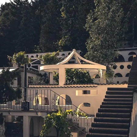 Schuetz Hotel